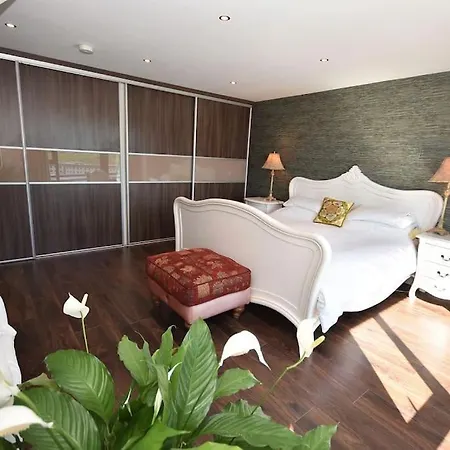 Holiday home No50 Luxury 3bed3bath With Ev Charger